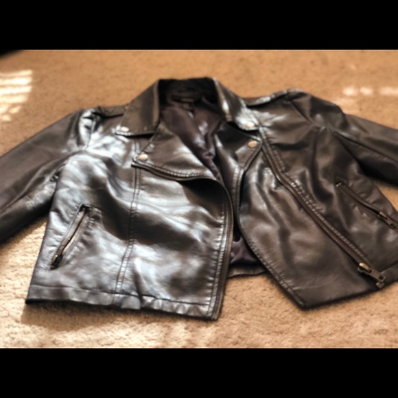 Faux leather grey forever 21 biker style jacket - Picture 2 of 3